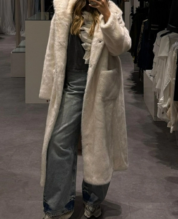 Abrigo de piel sinttica con capucha