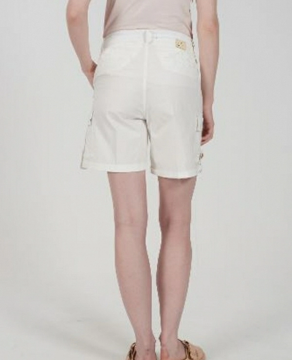 BERMUDAS BLANCAS CON BOLSILLOS CARGO