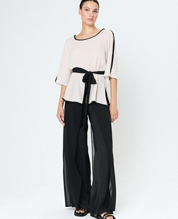 BLUSA BLANCA CON VIVOS BLANCOS
