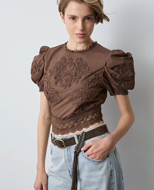  Blusa de encaje con hombros abullonadosDE BSB MODELO 055-210019 - 21182