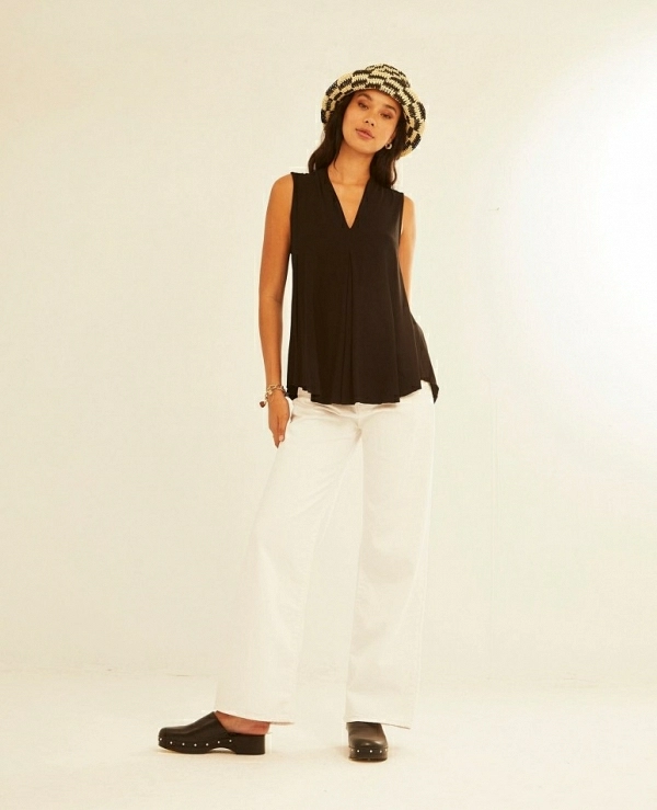 Blusa Escote V Negra