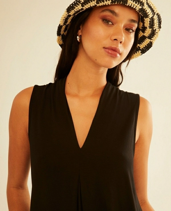 Blusa Escote V Negra