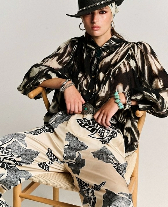  BLUSA ESTAMPADA DE BSB MODELO 055-216020-80