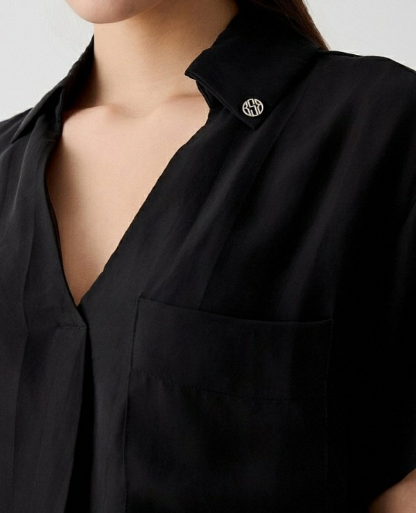 Blusa mangas cortas cuello DE BSB