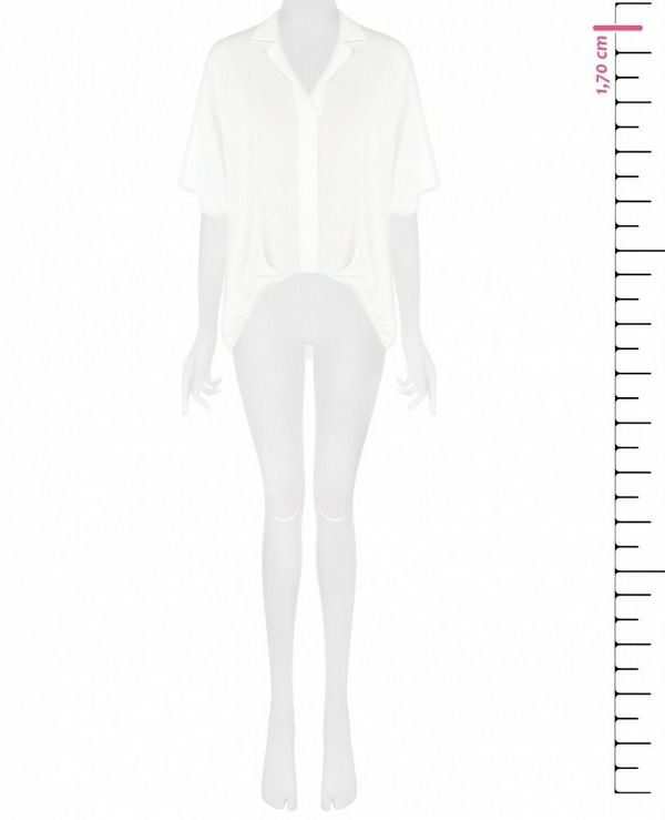 BLUSA TIPO OVERSIZE EN COLOR BLANCO