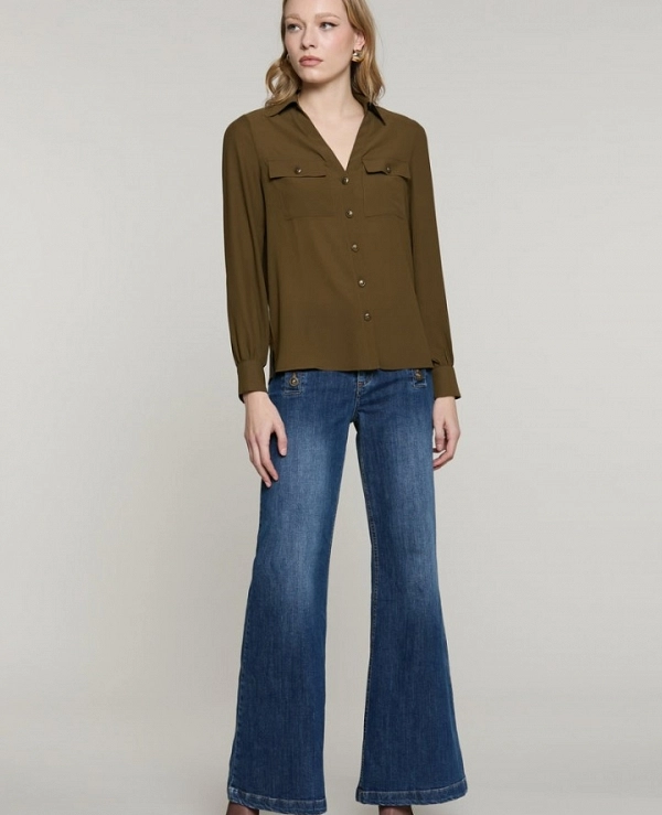 Camisa con cuello en V, bolsillos y botones de MOLINAX DE RELISH