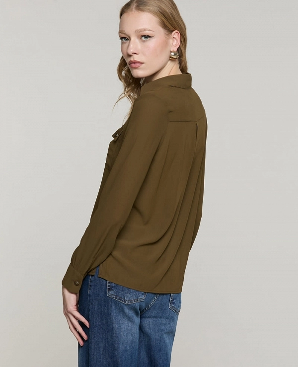 Camisa con cuello en V, bolsillos y botones de MOLINAX DE RELISH - 22149