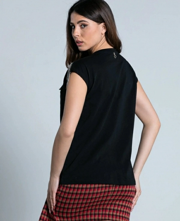 CAMISETA CON FLECOS EN LOS HOMBROS LOKI RELISH