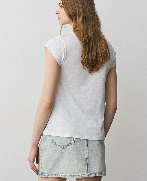 Camiseta de cuello en V con pedrer�a DE BSB MODELO 055-210005 - 21200