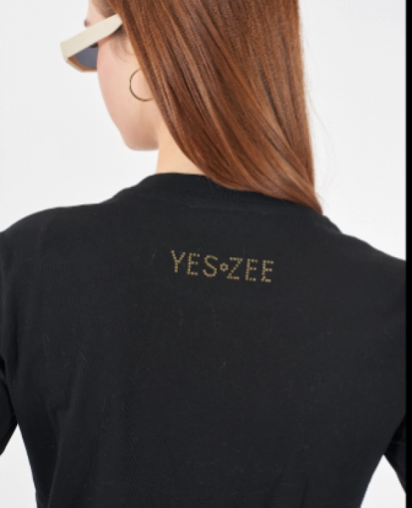 CAMISETA DE MANGA LARGA CON CUELLO DE PIEDRITAS  - 20211