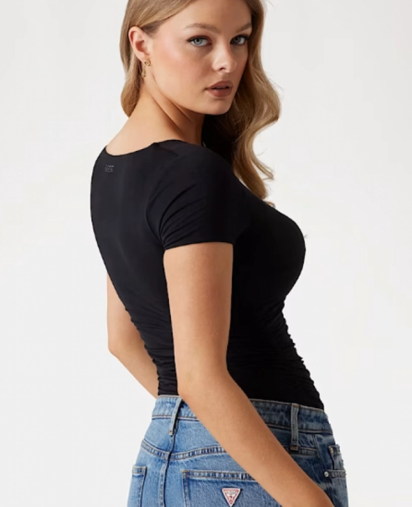 CAMISETA GUESS  M/CORTA ESCOTE CORAZN