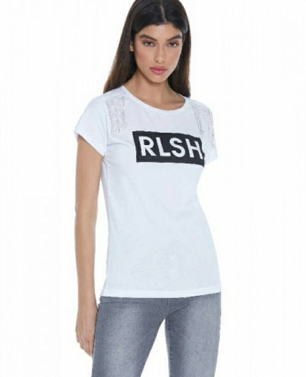 CAMISETA MODELO LANTANA DE RELISH