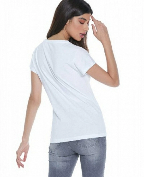 CAMISETA MODELO LANTANA DE RELISH