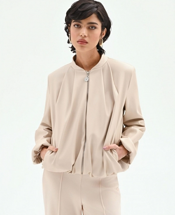 CAZADORA BOMBER EFECTO PIEL BEIGE TOPO CON MANGAS ABULLONADAS