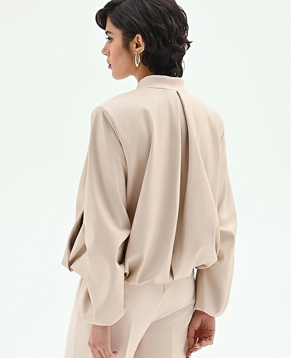 CAZADORA BOMBER EFECTO PIEL BEIGE TOPO CON MANGAS ABULLONADAS - 21494