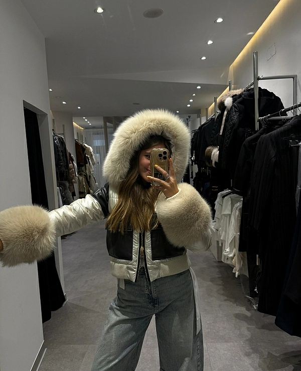 CAZADORA TIPO PLUMAS COMBINADA CON BOLSILLOS DE NAPA - 20639