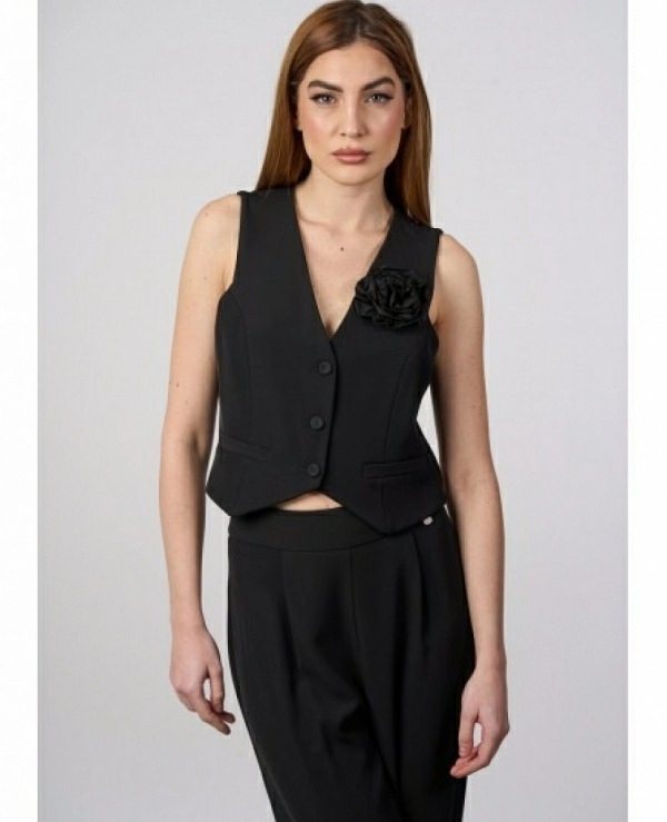 CHALECO NERO CON DETALLE DE LOR