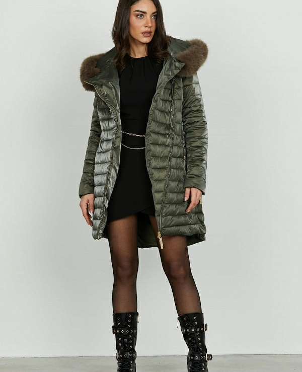 Chaqueta relish acolchada DIESSAM con mangas abullonadas y cremallera transversal. - 20594