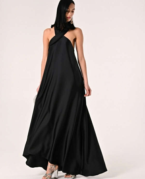 Este vestido largo es una opcin sofisticada para irradiar elegancia en las ocasiones ms especiales