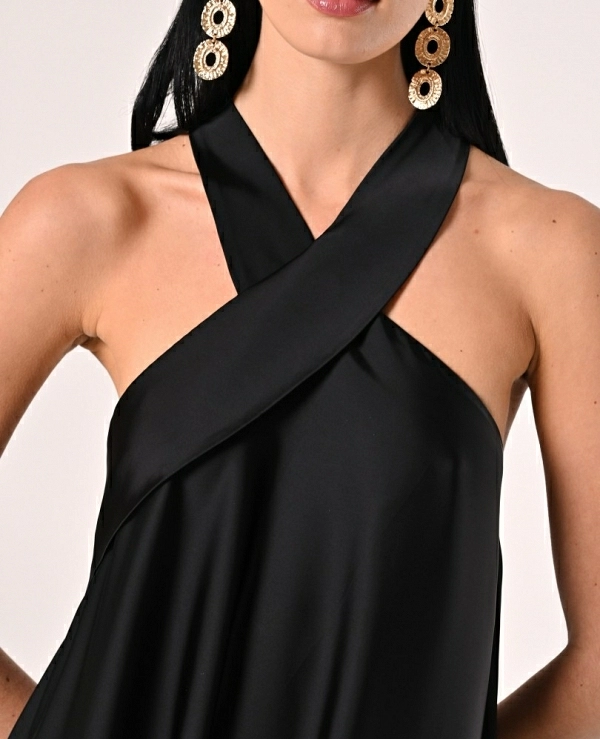 Este vestido largo es una opcin sofisticada para irradiar elegancia en las ocasiones ms especiales