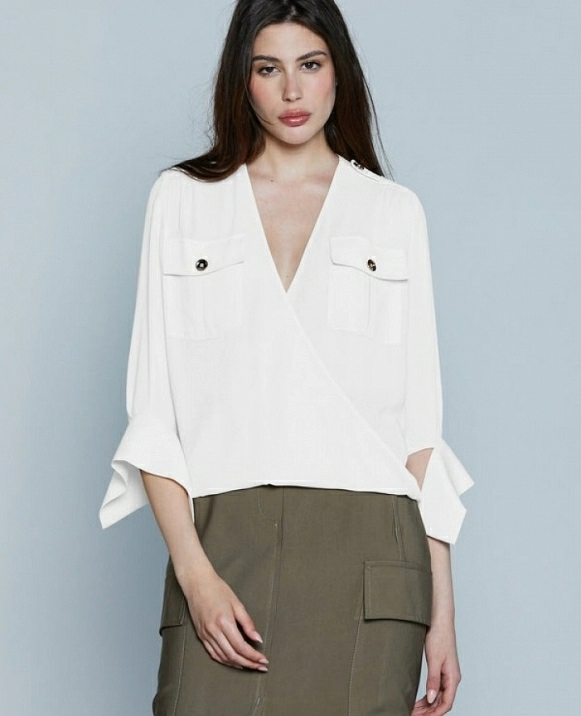 HARBARD_A Blusa M.3/4 con puos abiertos y escote cruzado  DE RELISH