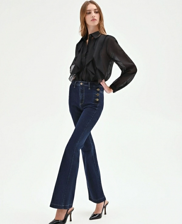 JEANS ACAMPANADOS AZULES CON BOTONES