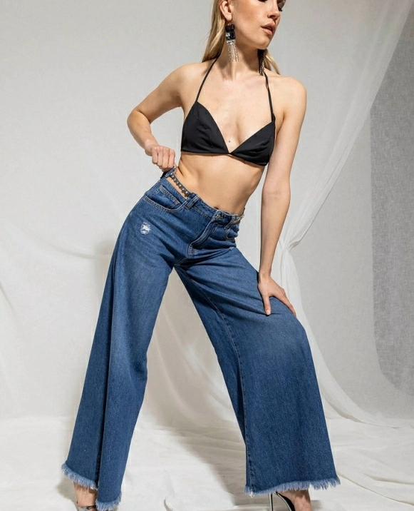 Jeans LINDA_21 Cintura Media Con Logo De Cadena 5 Ts Wild Fit Denim