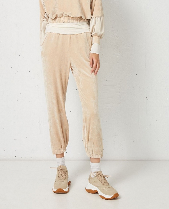 JOGGERS DE TERCIOPELO MONOCROMO 046-212022 BSB