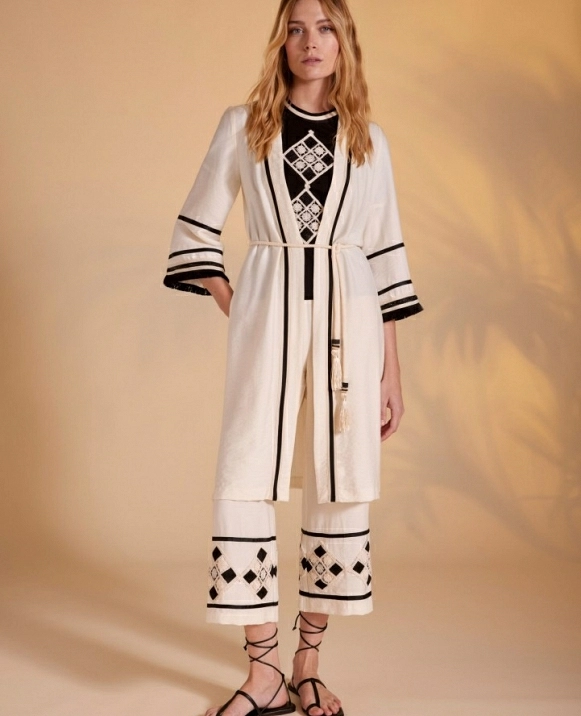 KAFTAN CRUDO CON DETALLES NEGROS