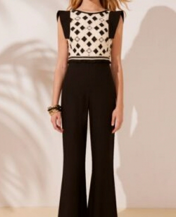 MONO NEGRO CON DETALLES BEIG