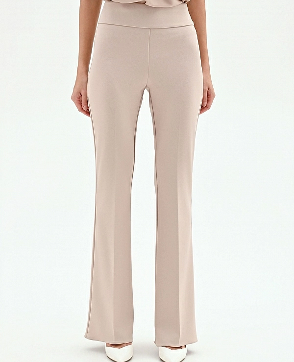 PANTAL�N ACAMPANADO BEIGE TOPO EN CREP� SCUBA - 21498