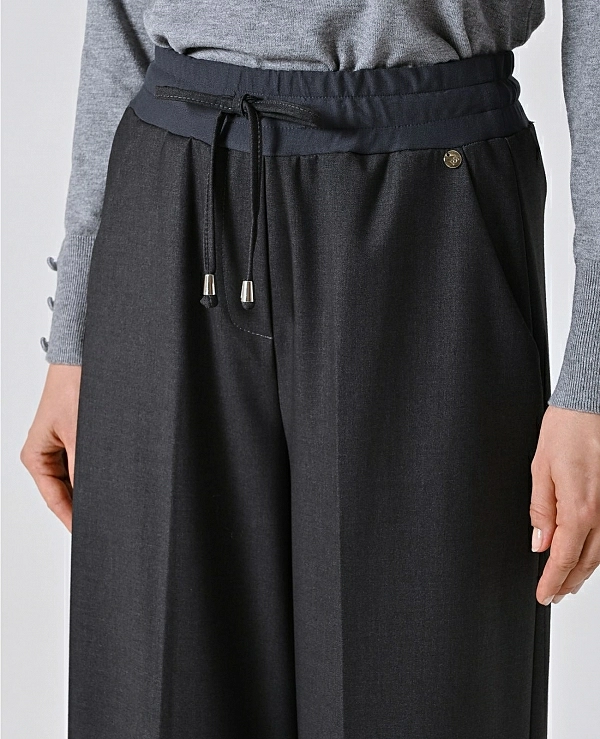 Pantaln amplio con cordn de ajuste
