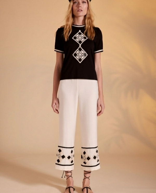 PANTALON CON BAJO DE PASAMANERIA