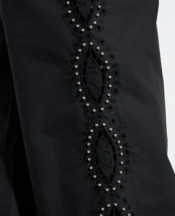 PANTALN DE BSB CON BORDADOS MODELO 053-212005