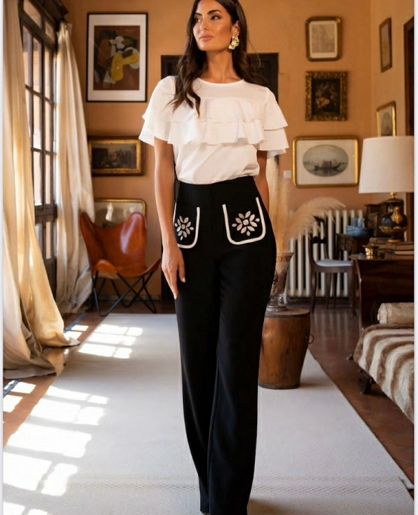 PANTALON NEGRO BOLSILLO BORDADO