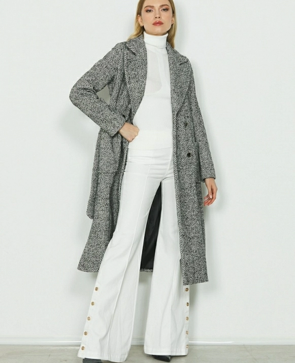 Pantaln RELISH TRACY_Pantaln vuelo de talle alto con pespuntes y aberturas con botones