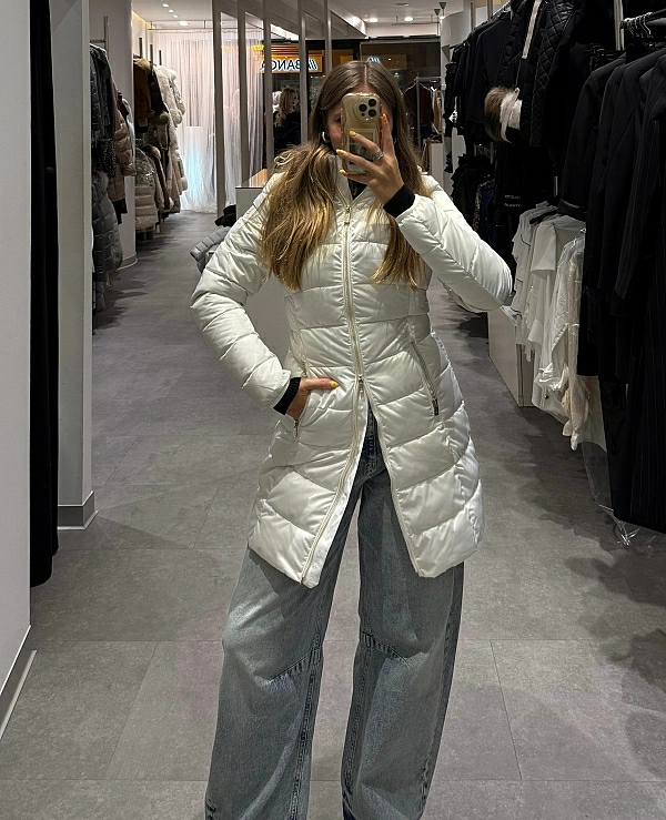 PLUMAS BASICO EN BLANCO CON CAPUCHA - 20862