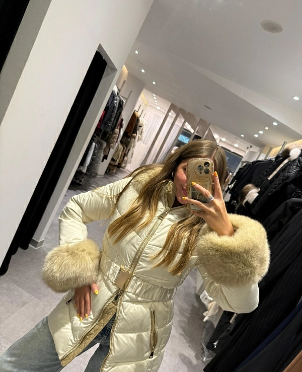 PLUMAS BEIGE CON CUELLO Y PUOS DE PELO NATURAL - 20654