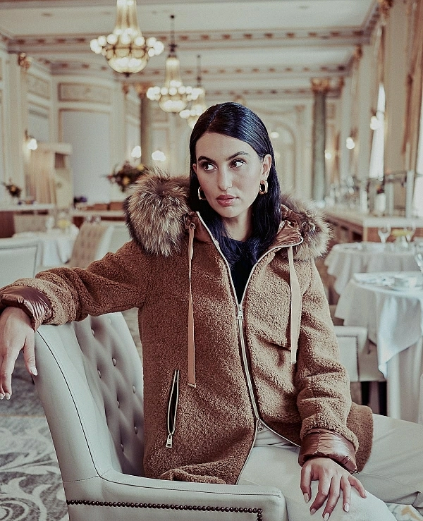 PLUMAS DE DONJAZ EN COLOR MARRON MODELO BRITES  - 20808