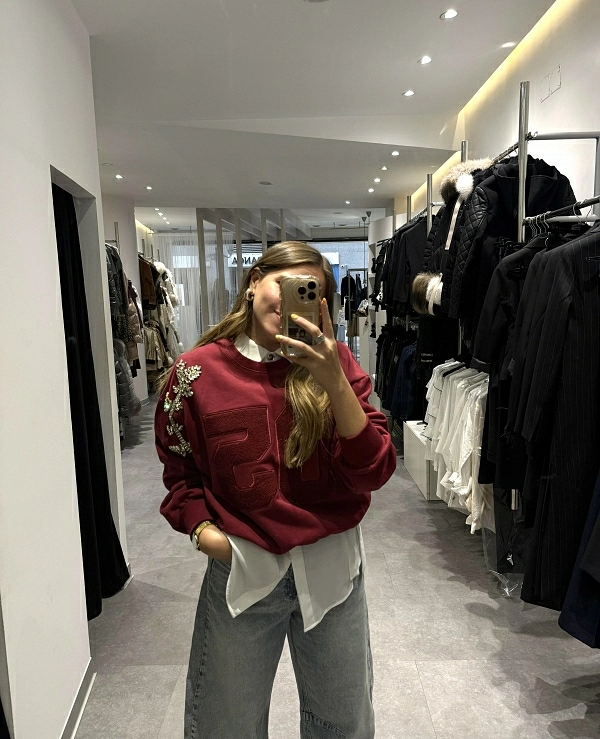 SUDADERA CON DETALLE NUMERO Y  PEDRERIA - 20688