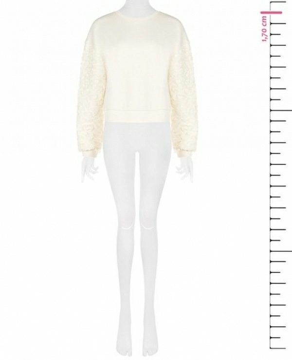 Sudadera con inserciones de tul ondulado y lentejuelas en las mangas. - 21470