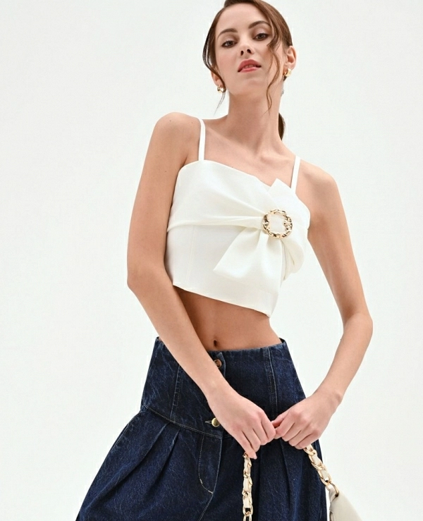 TOP CROP CREMA CON MAXILAZO