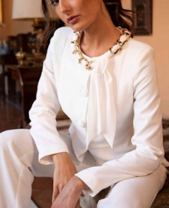 TRAJE DE PANTAL�N DETALLE CADENA