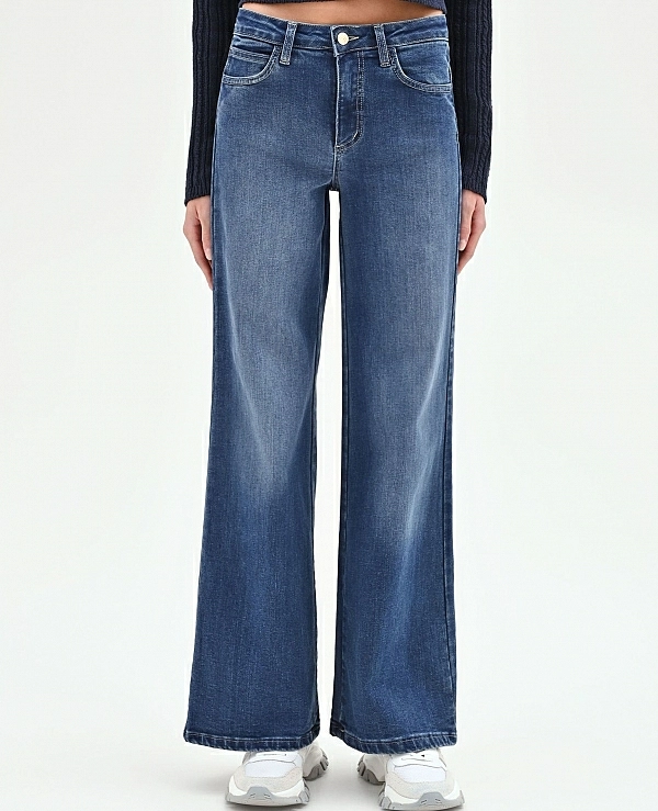 VAQUEROS AZULES DE PERNERA ANCHA - 21526