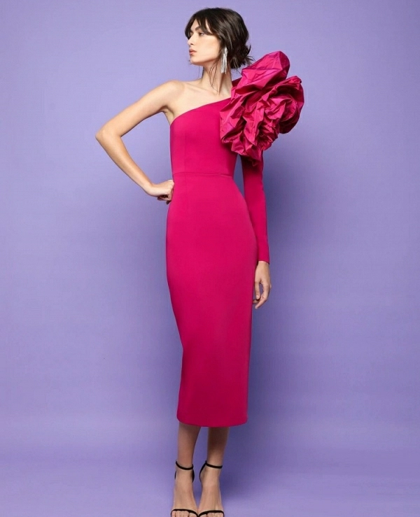Vestido asim�trico de crep� y tafeta QUIKA FUCSIA DE VICTORIA COLECCCI�N - 14480