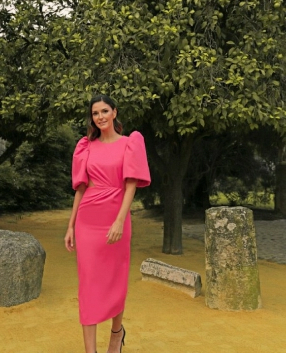 VESTIDO COLOR ROSA CHICLE CUT M-CAMPANA 