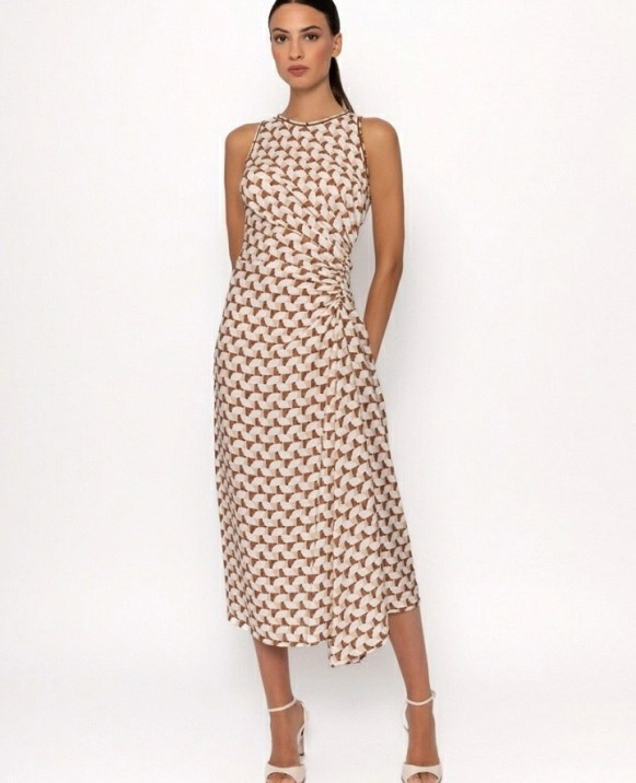 vestido de pliegues estampado