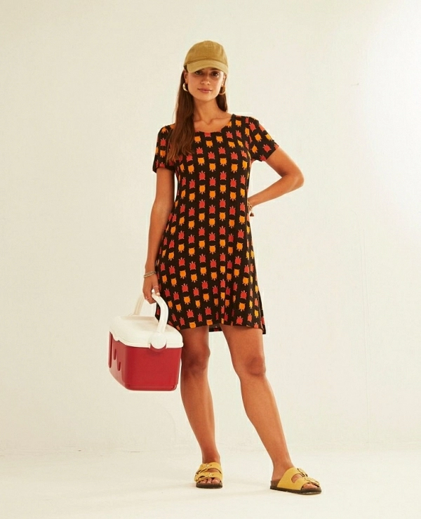 Vestido Easy Manga Corta Black Turtle