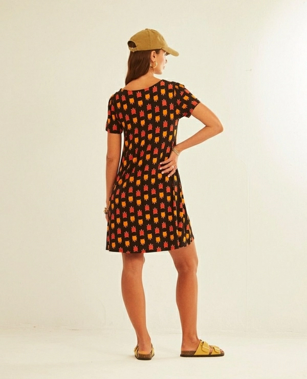 Vestido Easy Manga Corta Black Turtle
