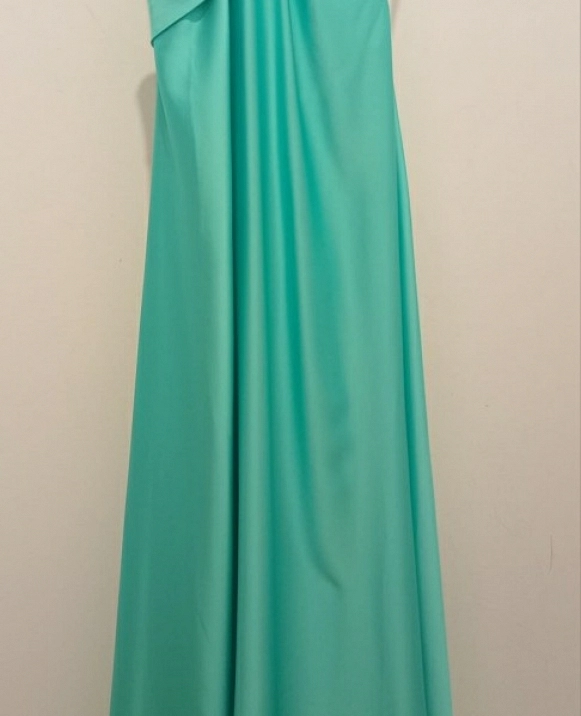 VESTIDO EN  COLOR VERDE AGUA LARGO RASO